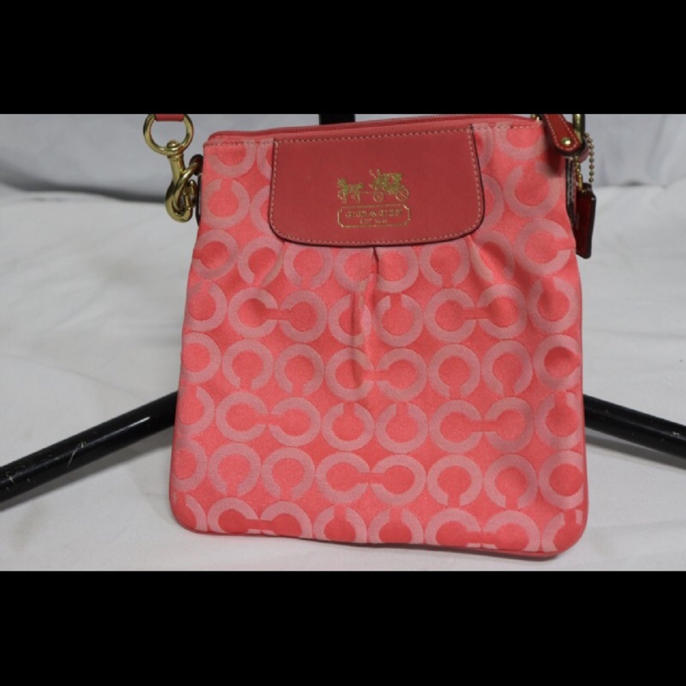 COACH 41992 Madision Signature Swingpack Crossbody